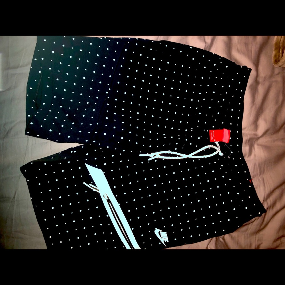 Nike Shorts (Medium)